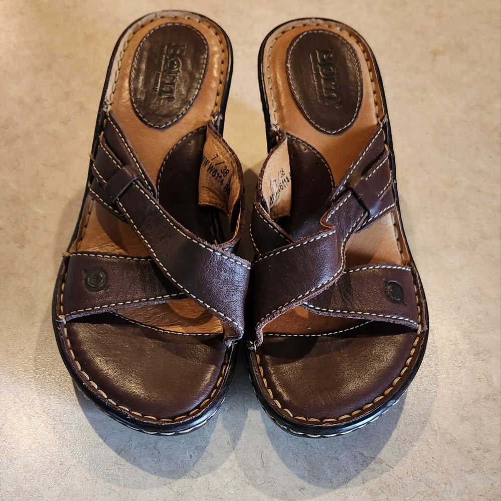 GUC BORN Leather Wedges